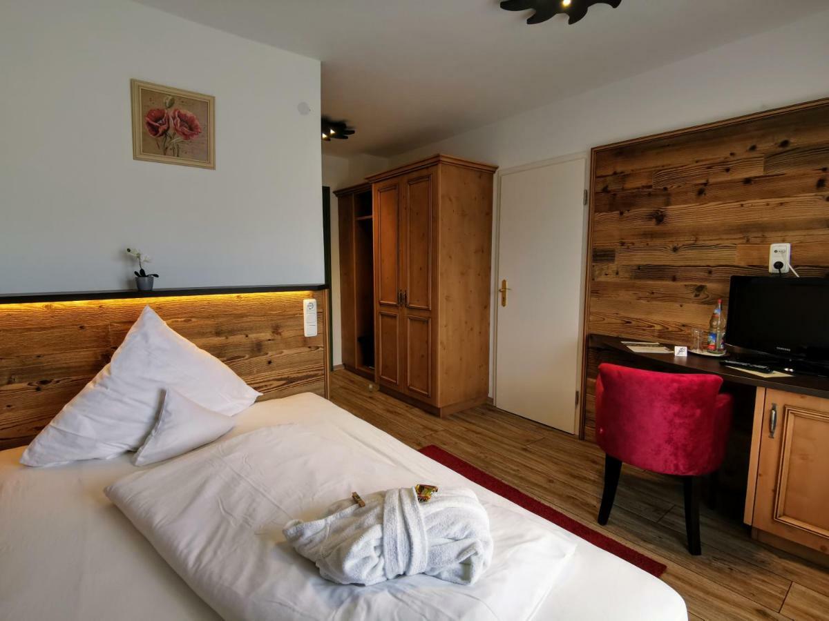 Hotel Wagner รีซแลร์น ภายนอก รูปภาพ